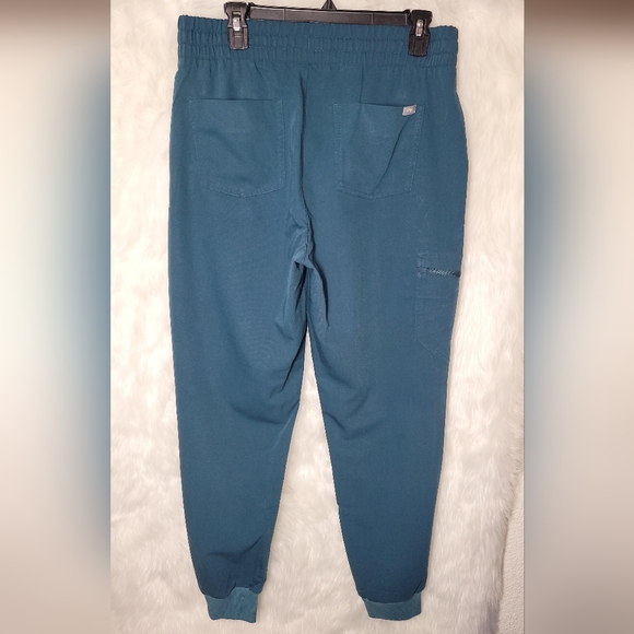 FIGS Jogger Teal Scrub Set - Picture 6 of 10